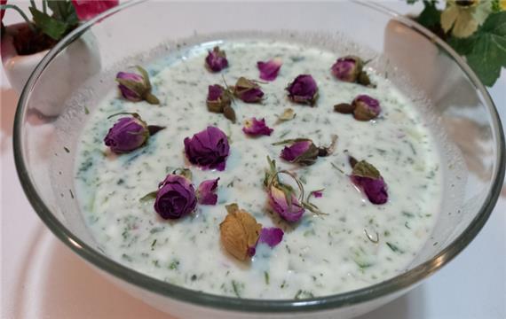 طرز تهیه آب دوغ خیار مجلسی ( خوشمزه و آسان )