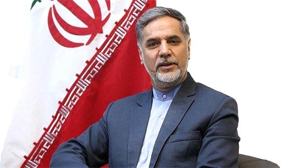 نقوی حسینی: نان و آب مردم دست رئیس جمهور است