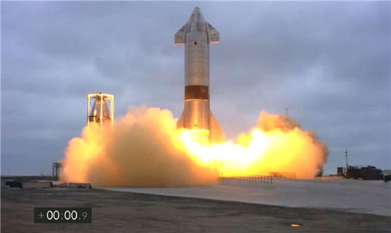 فضاپیمای استارشیپ شرکت ایلان ماسک برای نخستین بار با موفقیت به زمین فرود آمد