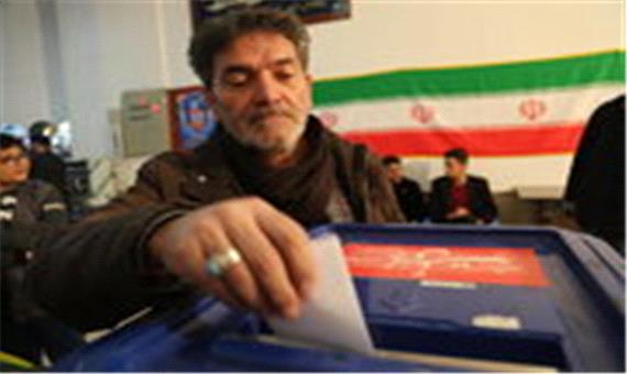 فعال سیاسی: مردم در انتخابات به نامزد اعتدالی رای می‌دهند