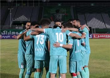 شعار ویژه پیکان برای سپاهان با استفاده از چشم اسب!