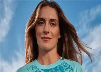 زنستیزی ستاره سابق فرانسه علیه برنده توپ طلا!