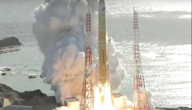 موشک ژاپن هنگام پرتاب ماهواره دچار نقص فنی شد