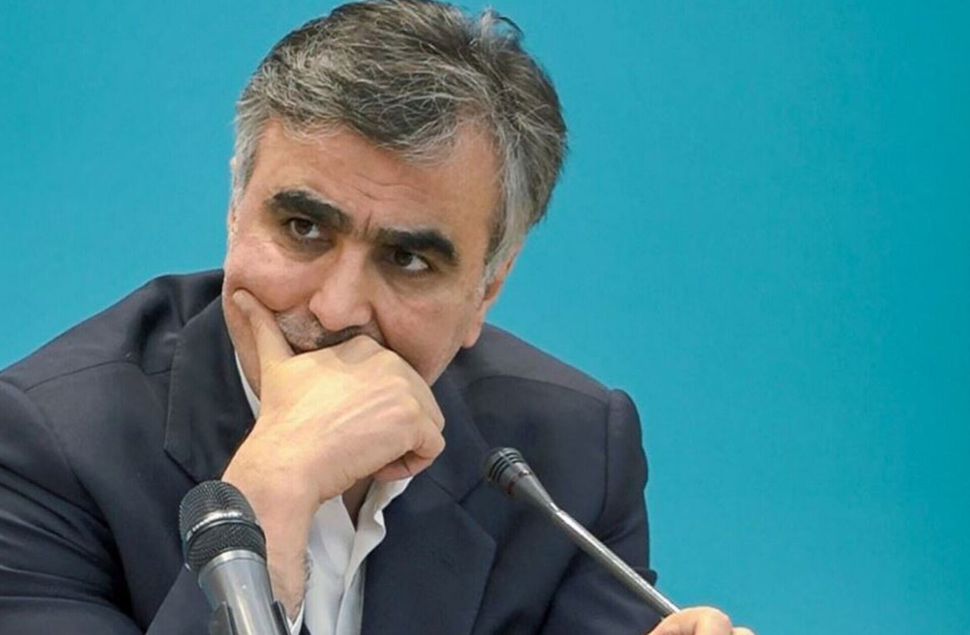 فارس: دولت در حال بررسی تغییر رئیس بانک مرکزی