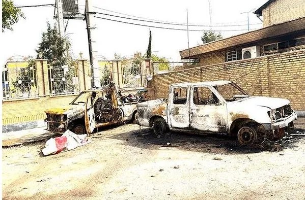 روایتی از حمله تروریست‌ها به ساختمان هلال احمر ایذه