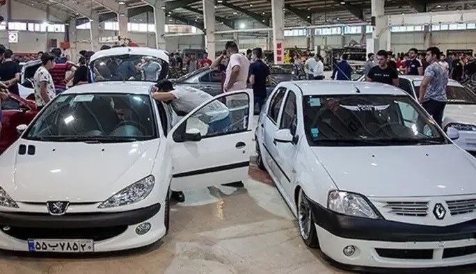 بازار خودرو ترمز برید؛ دنا پلاس اتوماتیک وارد باشگاه ۲ میلیاردی‌ها شد