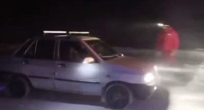 گرفتاری مسافران در برف و کولاک محور تکاب _ شاهین‌دژ