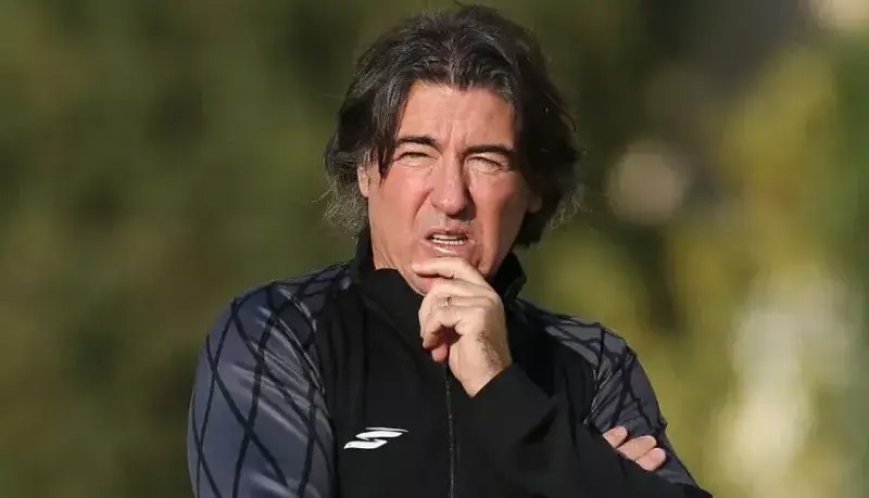 بیانی: استقلال مثل قهرمان رقابت نمی‌کند