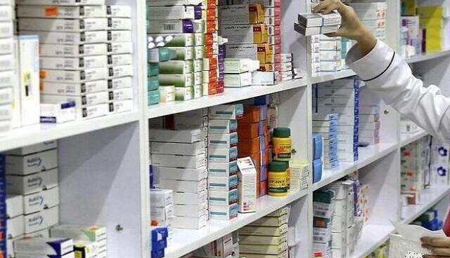 بدهی ۵۰ همتی بیمه‌ها به «داروخانه‌ها»