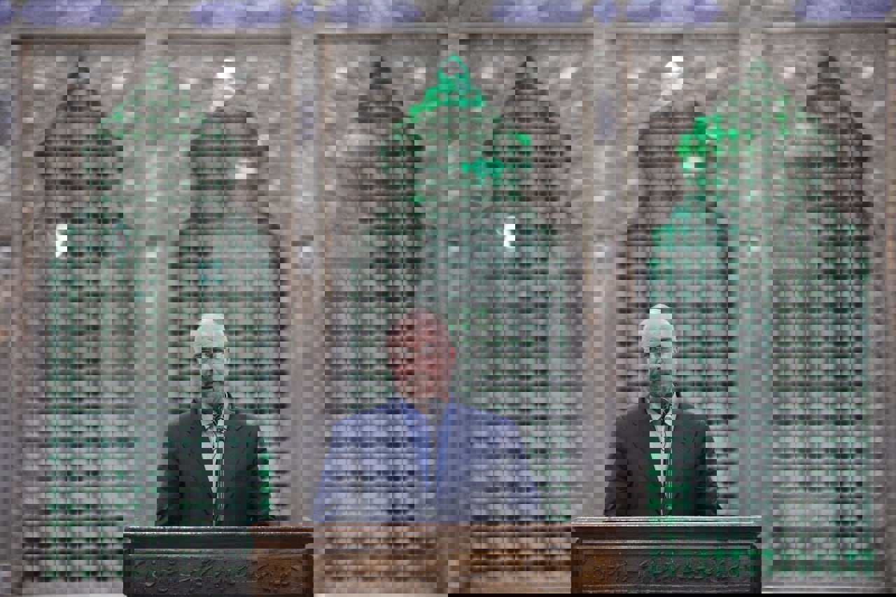 رئیس مجلس: در آخرین شیب‌ها و پیچ‌های جنگ چندلایه هستیم