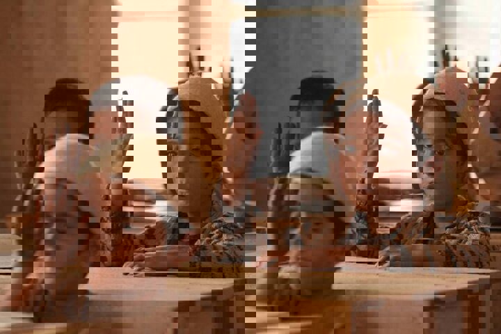 فرار از دام بیوگرافی‌های قهرمان‌محور؛ در «کوچ» قهرمان نمی‌بینید