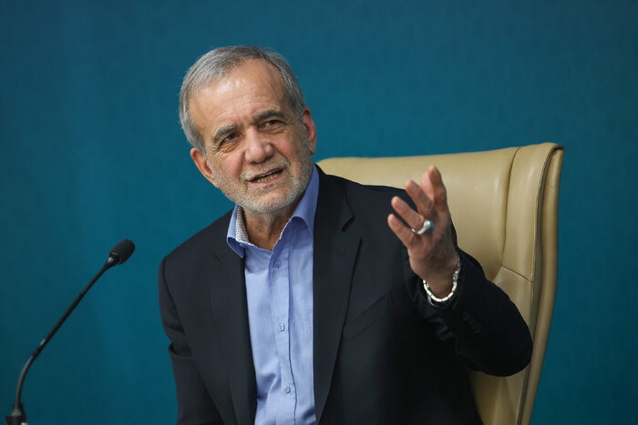 تاکید رئیس‌جمهور بر تدوین برنامه‌های راهبردی و آینده‌نگرانه برای توسعه مناطق آزاد