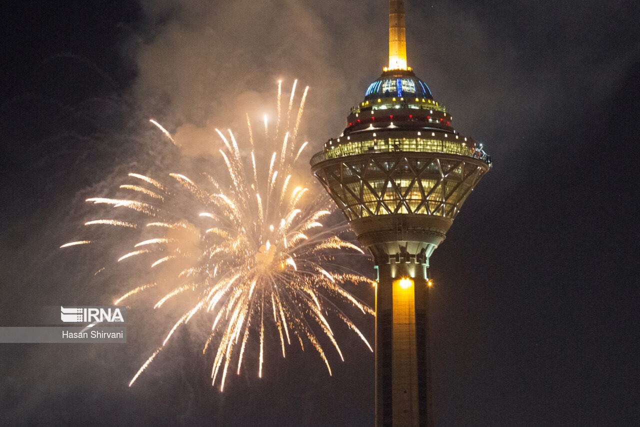 نورافشانی شب ۲۲ بهمن در استان تهران