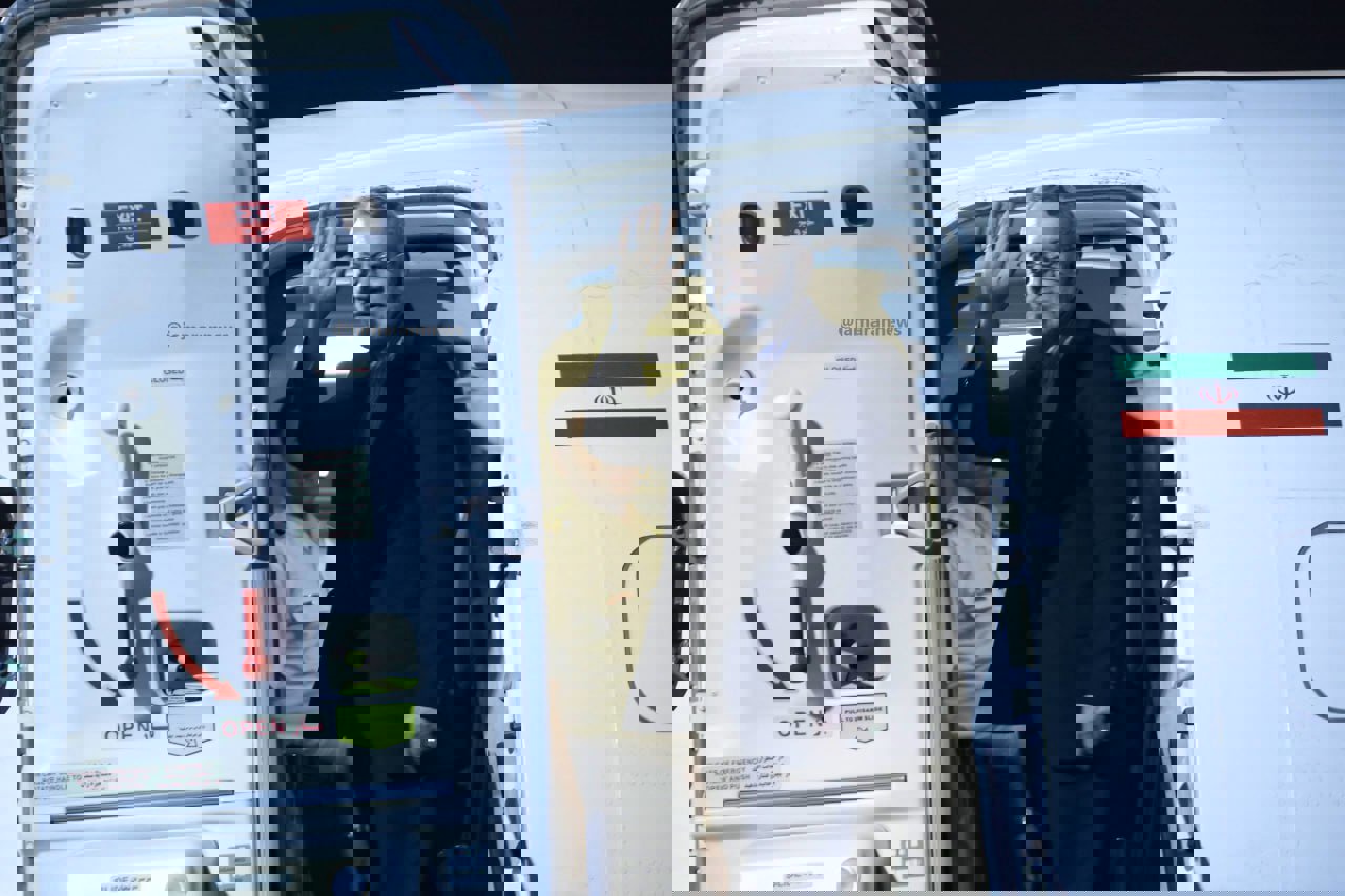 علی لاریجانی دوحه را به مقصد ایران ترک کرد