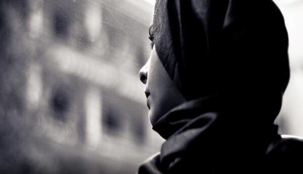 زن جوان: به شوهرم گفتم عاشق پسر همسایه‌ام!