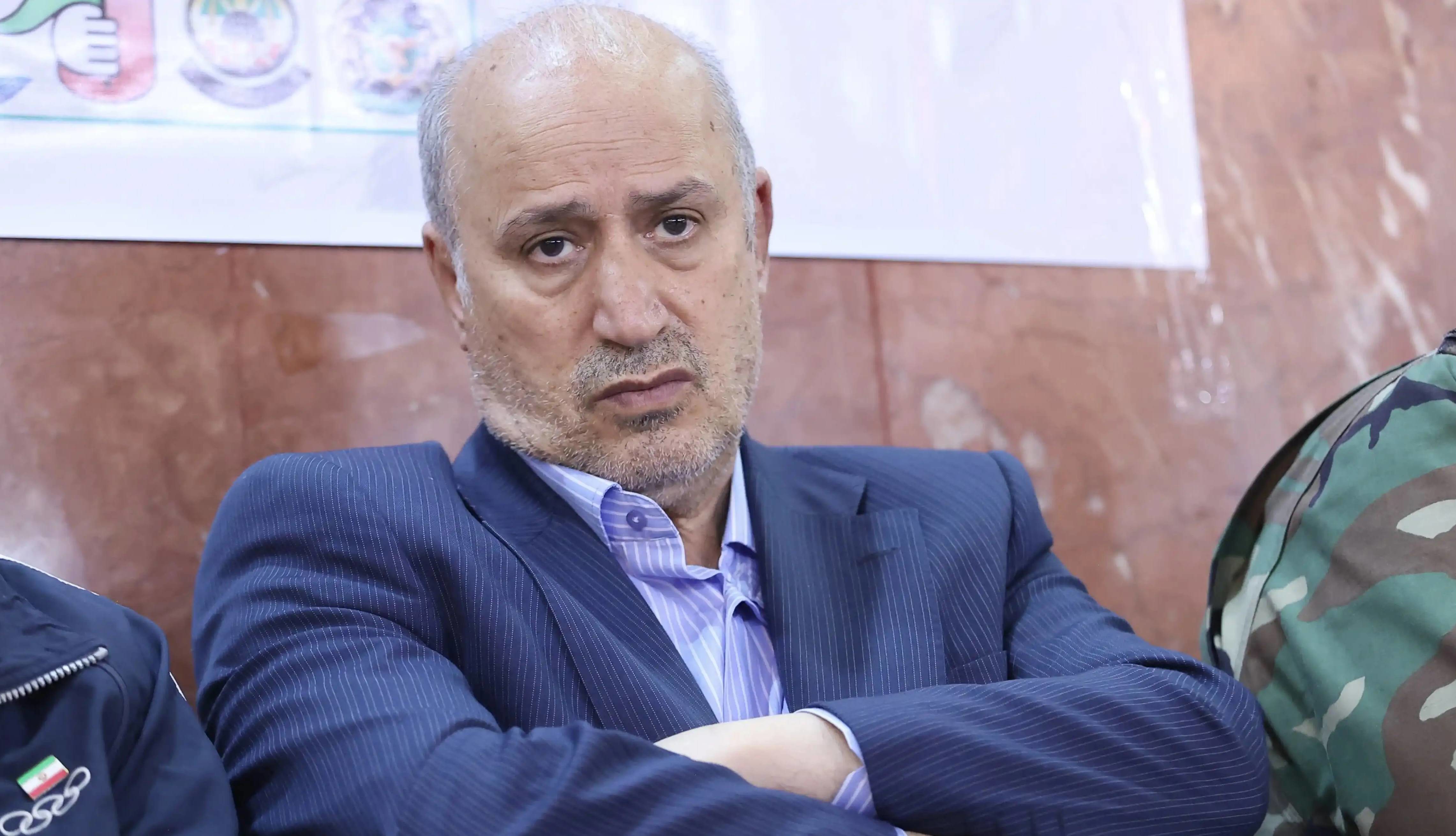 چه خوب که تاج ساکت است!