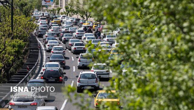 ترافیک نیمه‌سنگین در محورهای منتهی به پایتخت؛ بارش پراکنده باران در ۵ استان