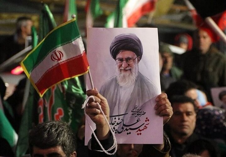 دعوت روسای قوا و سران نظام از مردم برای حضور باشکوه در مراسم تشییع رهبر انقلاب