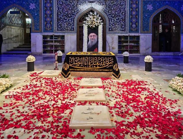 تصاویری از حرم مطهر رضوی و رواق دارالذکر، مزار رهبر شهید ایران