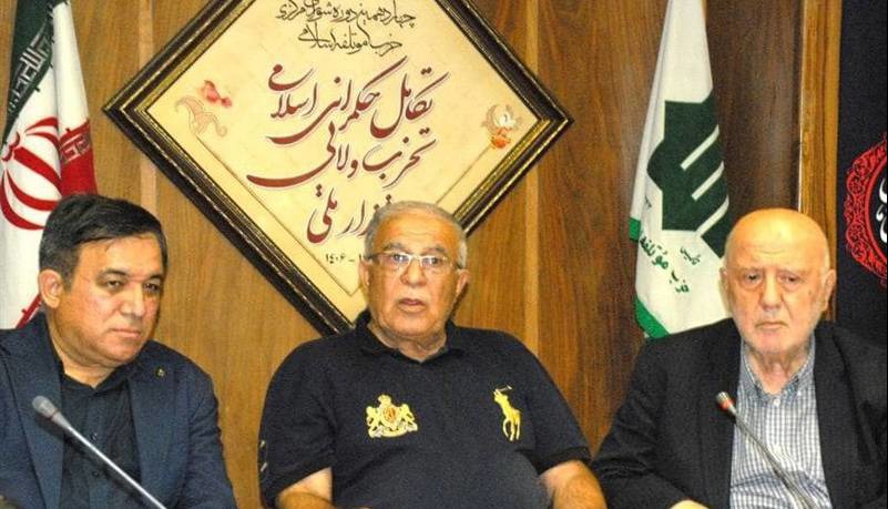 تاجرنیا: چرا کاری می‌کنند که بازیکنان دو قراردادی شوند؟