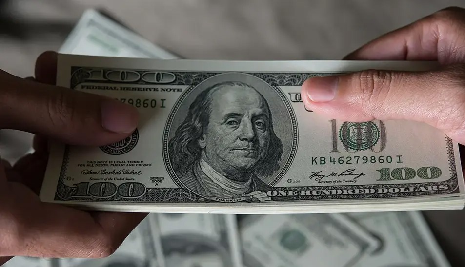 پیش‌بینی قیمت دلارِ فردا «چهارشنبه»؛ دیپلماسی به بازار ارز چراغ سبز می‌دهد؟