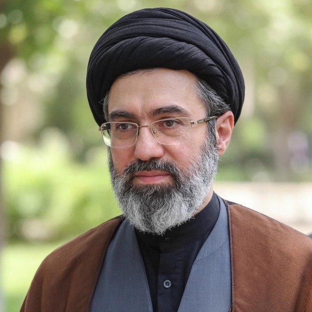 پاسخ مهم رهبر انقلاب‌ به نامه بیعت حزب‌الله لبنان: دفاع از مجاهدان لبنان را به عنوان سیاست راهبردی خود تعیین کرده‌ایم