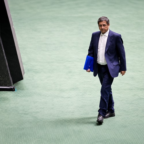 رئیس کل زیر ضرب