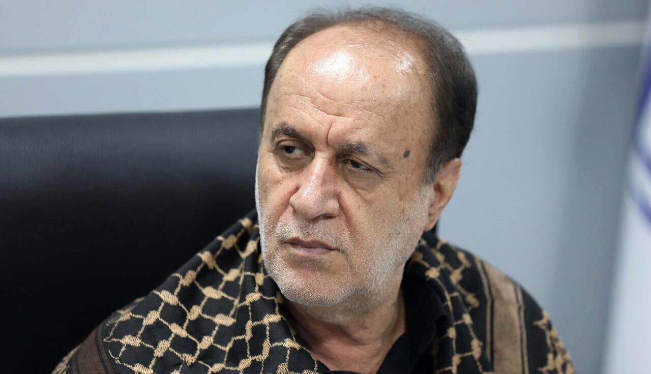 نایب‌ رئیس مجلس: مردم پای کار انقلاب ایستاده‌اند و قدرتمندانه ادامه می‌دهند