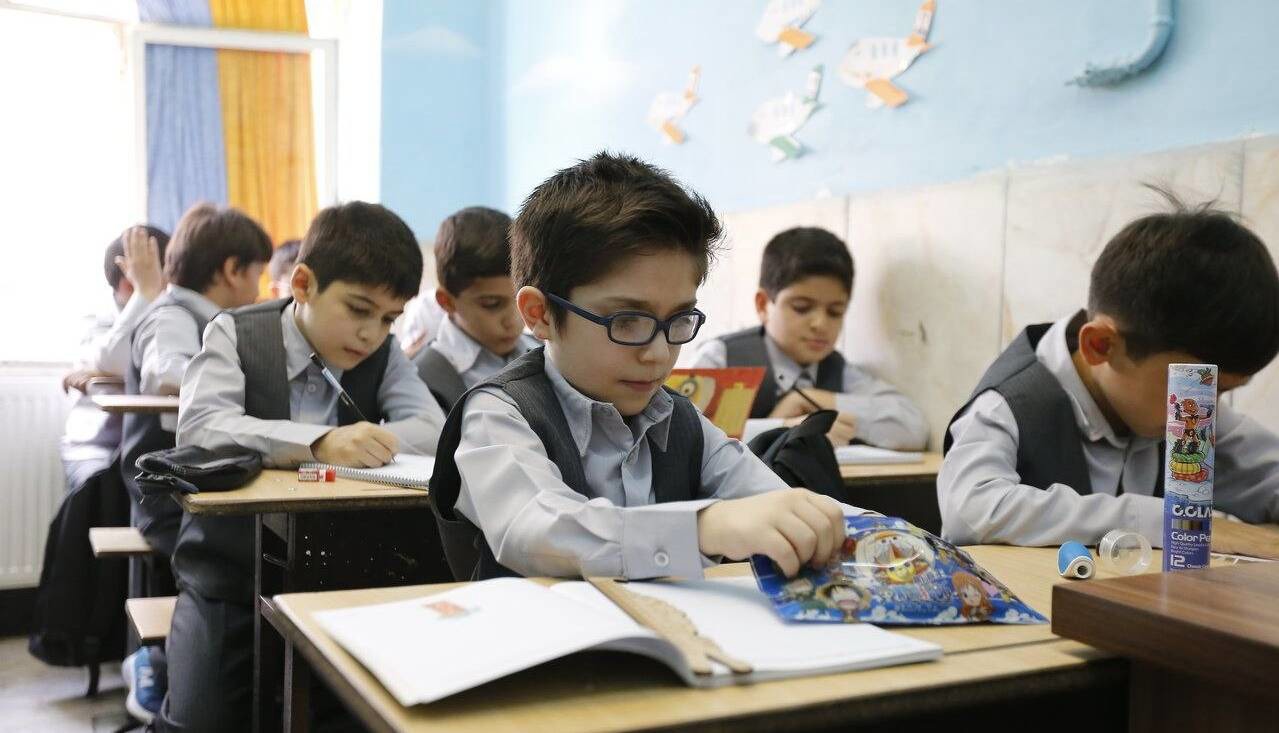 وزیر آموزش و پرورش: همه مدارس برای آغاز سال تحصیلی حضوری آماده‌اند | آخرین خبر