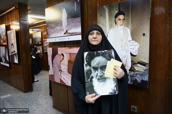 دیدار جمعی از فعالان زن عراقی با عروس امام خمینی
