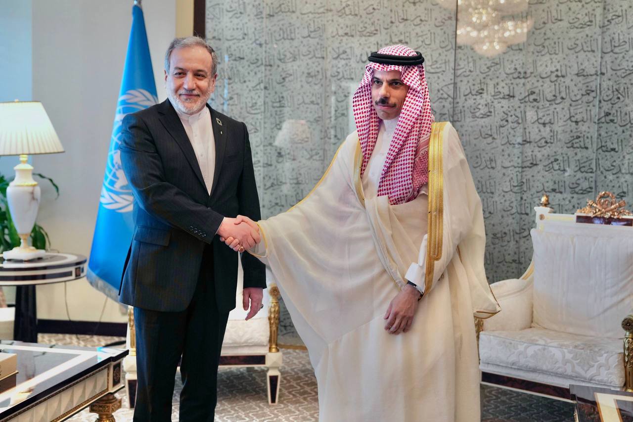 دیدار عراقچی با وزیر امور خارجه عربستان در سازمان ملل متحد