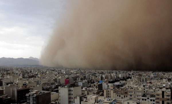 وزش باد شدید و گردوخاک در راه ۶ استان