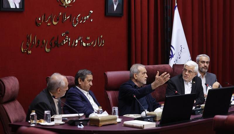 تسنیم: ۱۰۰ روز گذشت اما دستور پزشکیان برای پرداخت ارز کالای اساسی اجرا نشد